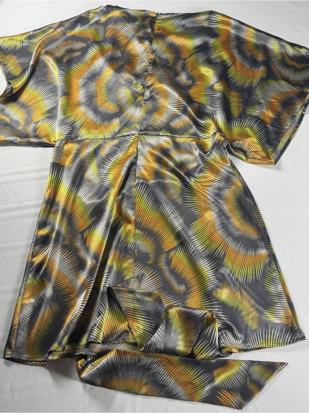 BCBGMAXAZRIA Suzy Dress Womens M Satin Gray Yellow Sunburst Caftan Kimono NWI - Picture 3 of 12